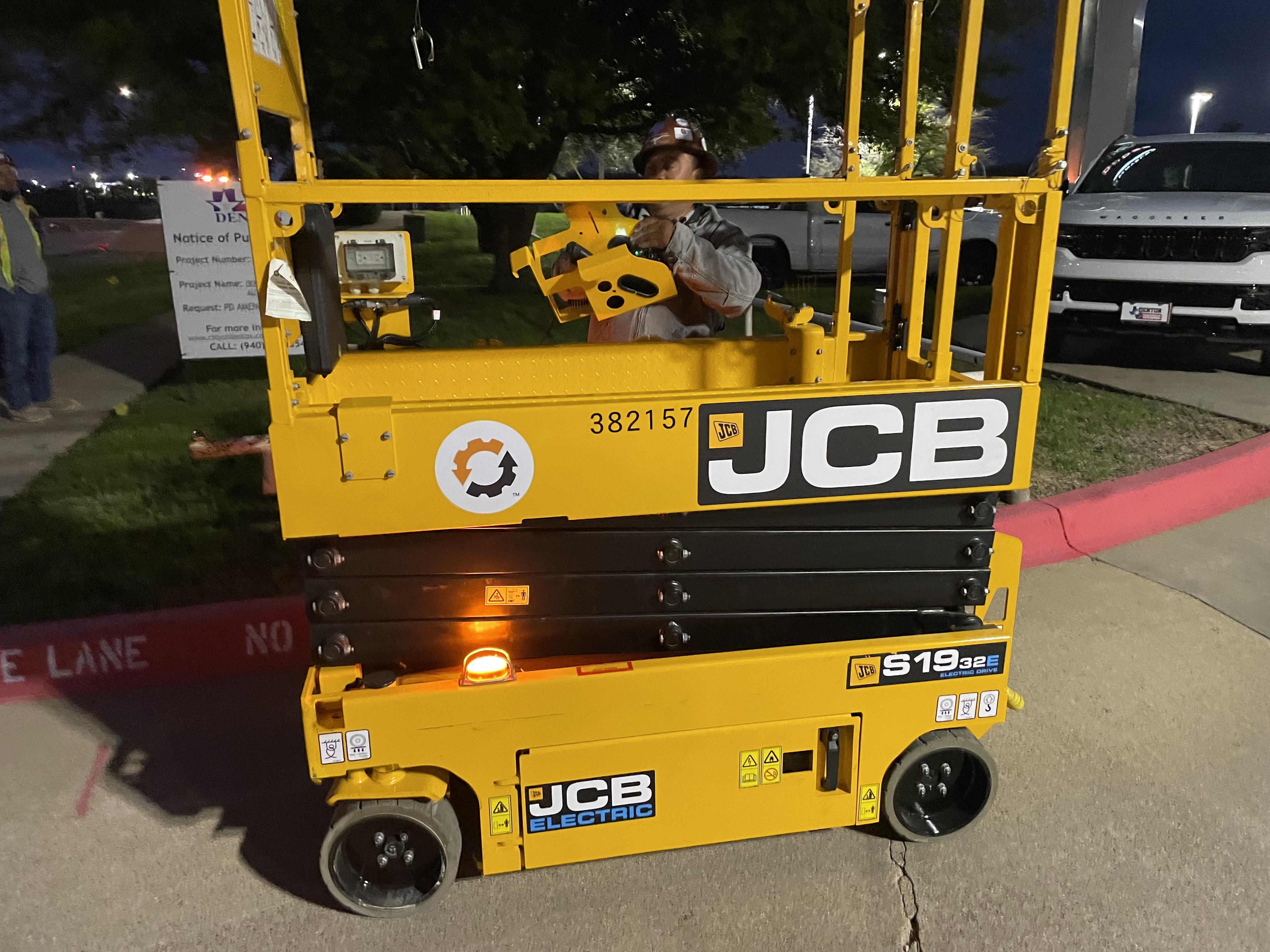 2024 JCB S1932E