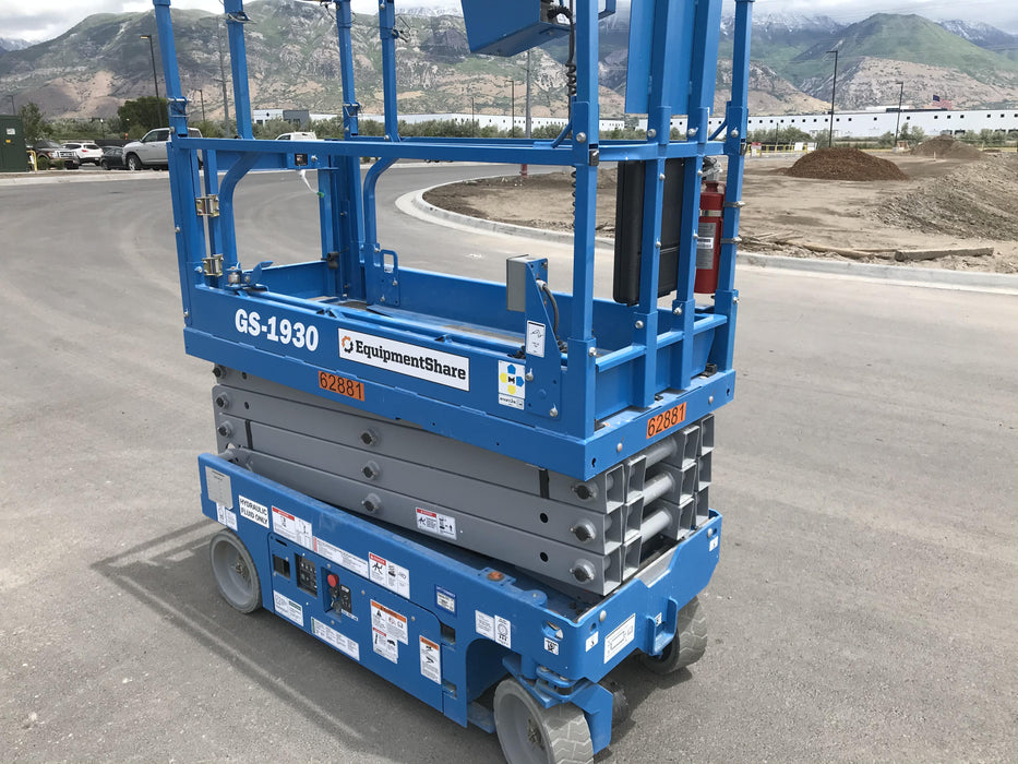 2020 Genie GS-1930 Solid Non Marking Tires, Beacon, Folding rails with half height swing gate
