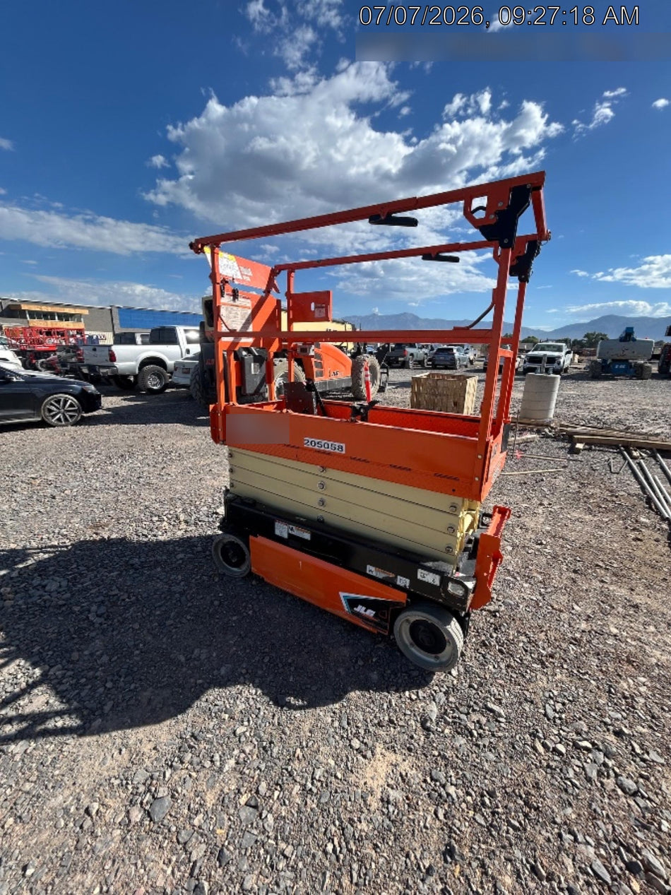 2022 JLG ES1932