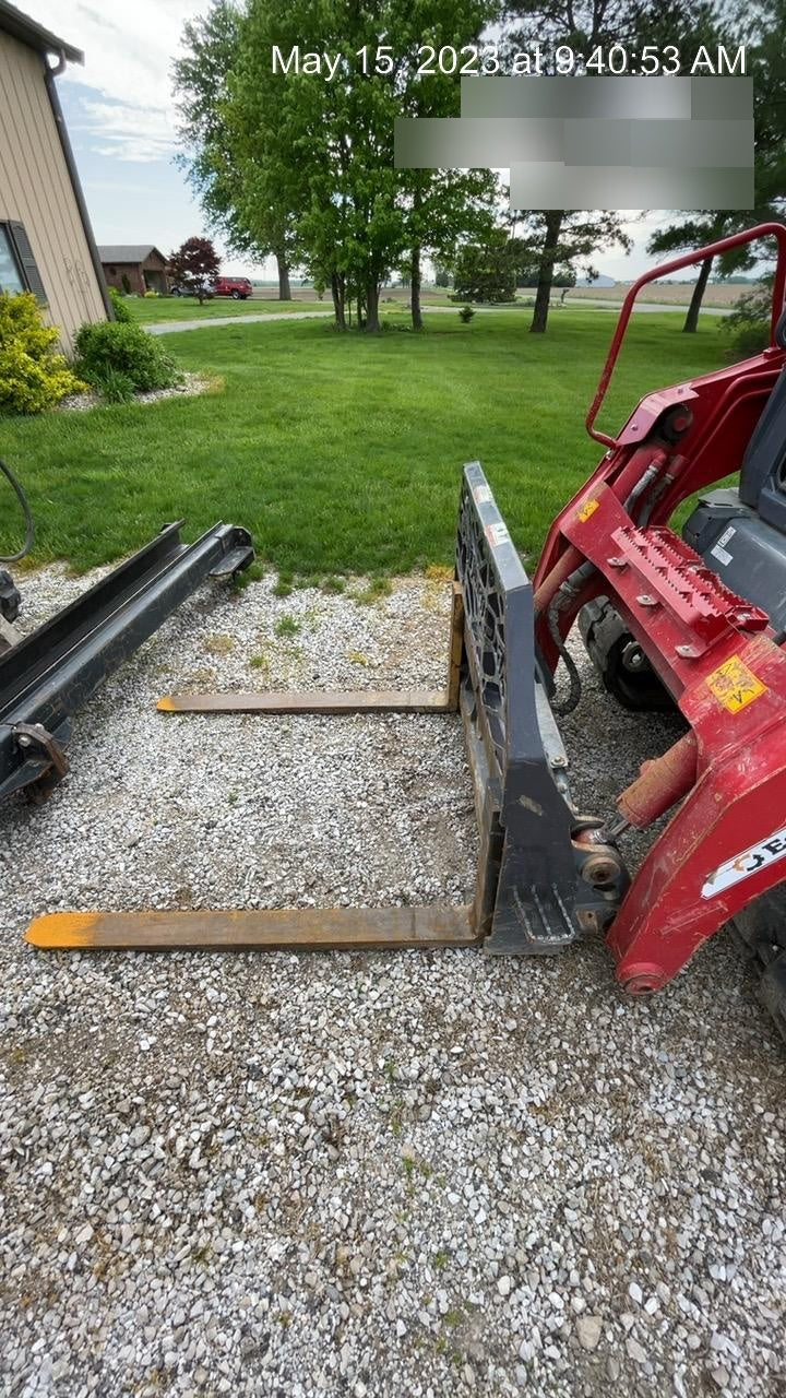 2021 PALADIN 48" Pallet Forks - Paladin