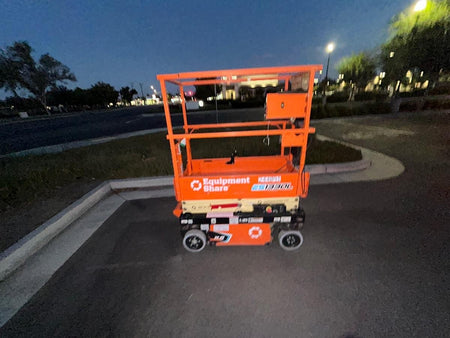 2022 JLG ES1330L