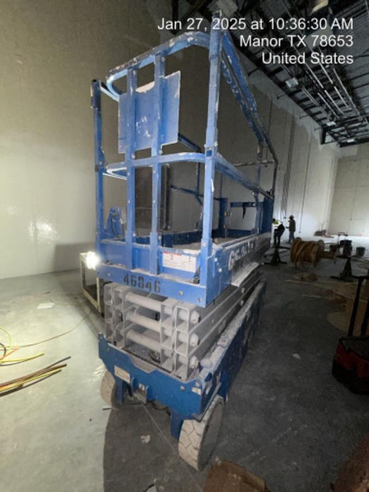 2019 Genie GS-2632 Folding rails with half height swing gate