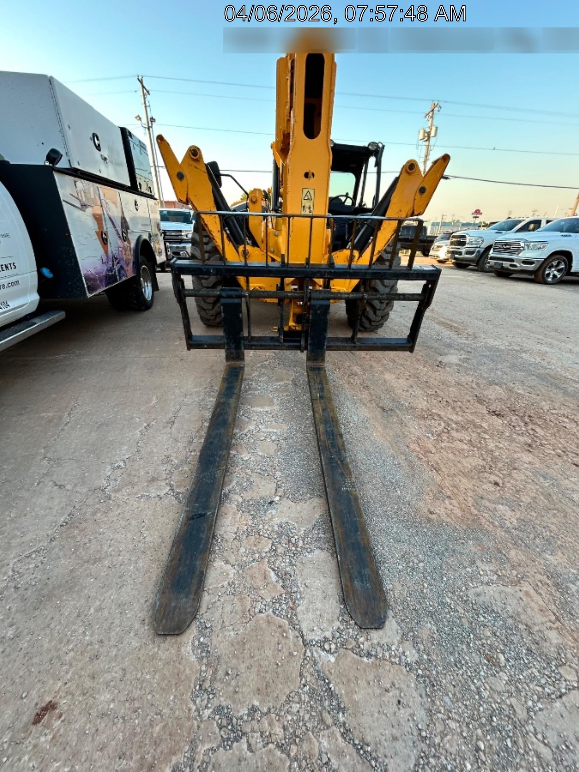 2023 JCB 510-56