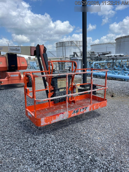 2019 JLG 800AJ