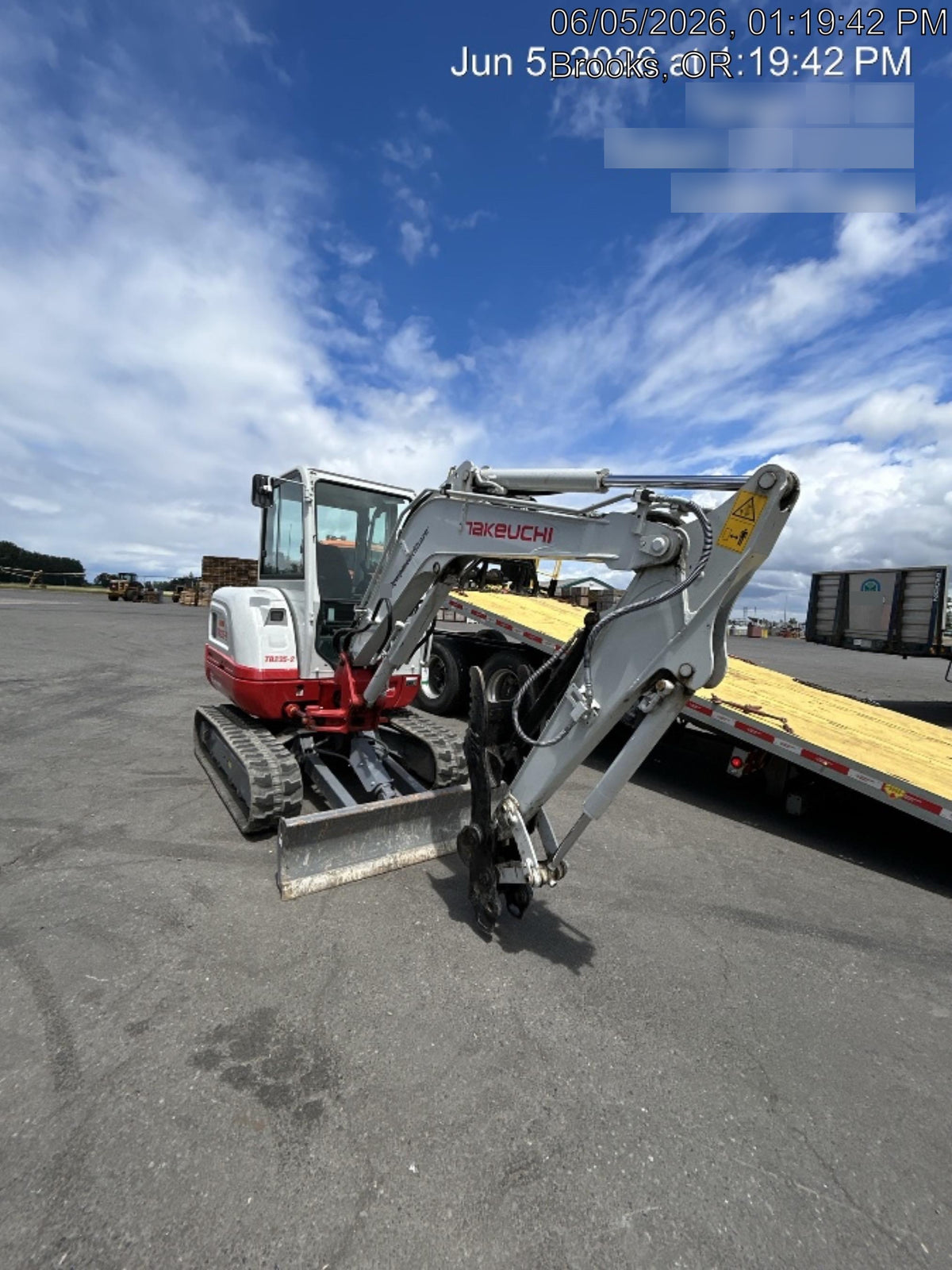 2025 TAKEUCHI TB235-2CR