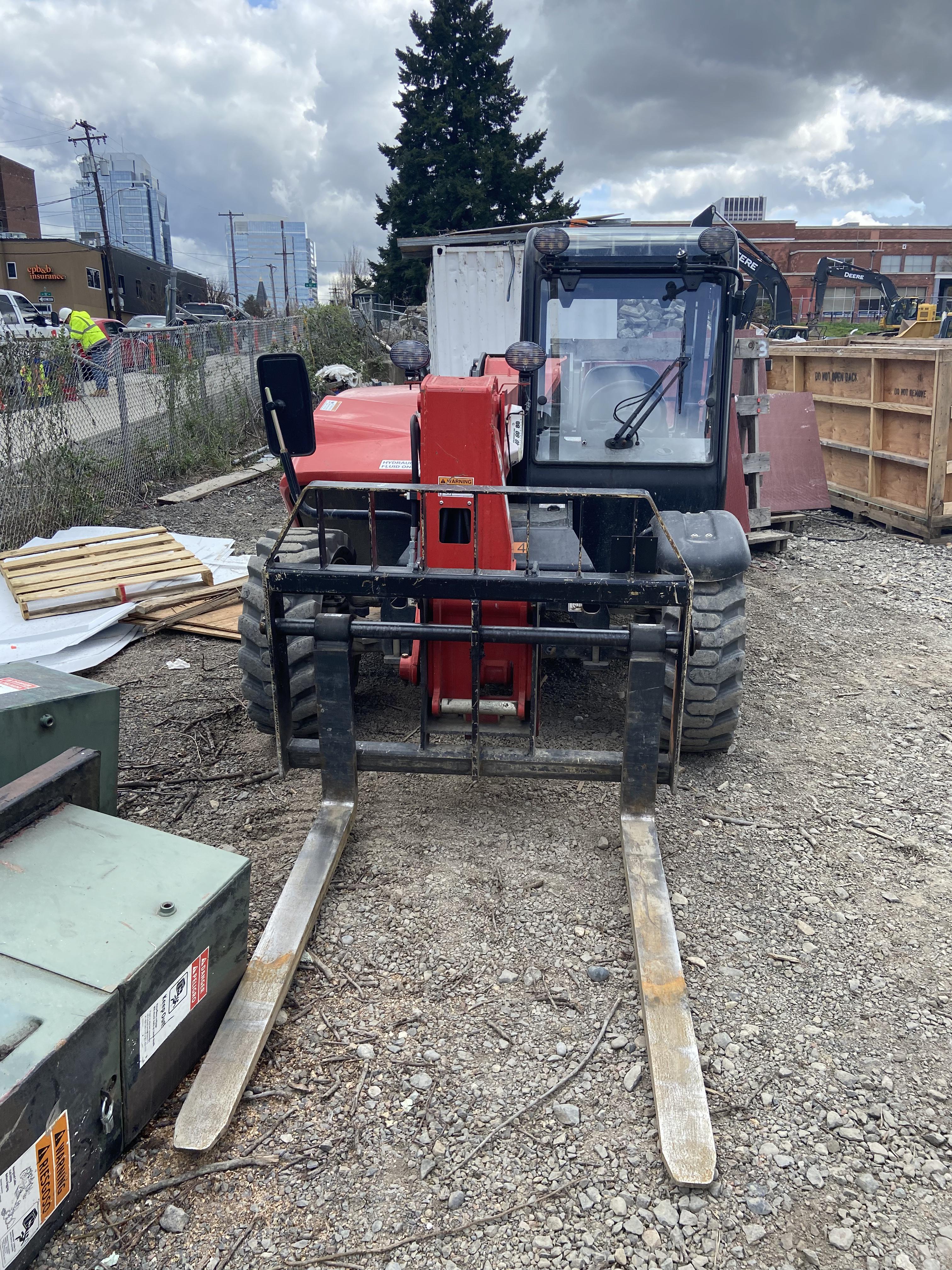 2021 MANITOU MTA5519