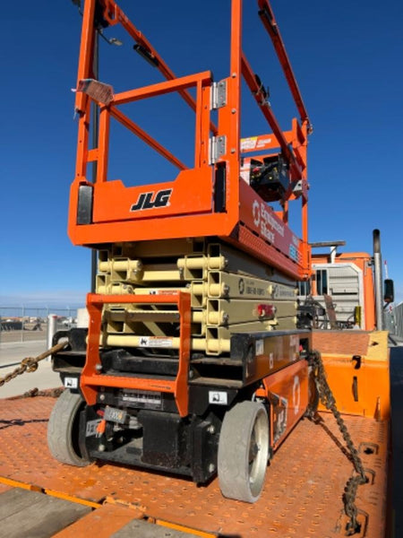 2022 JLG ES1932