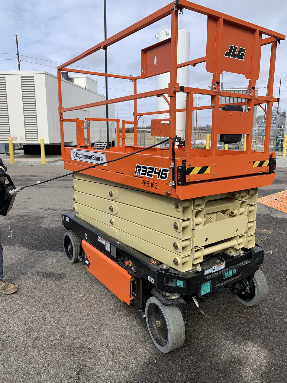 2022 JLG R3246