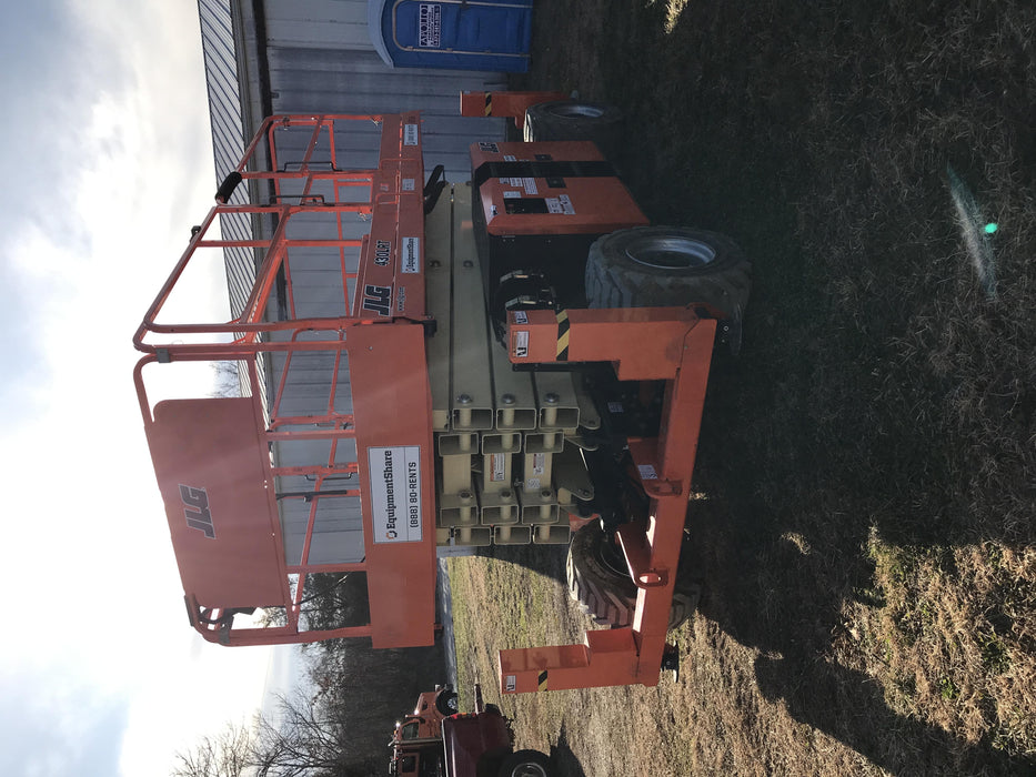 2019 JLG 430LRT