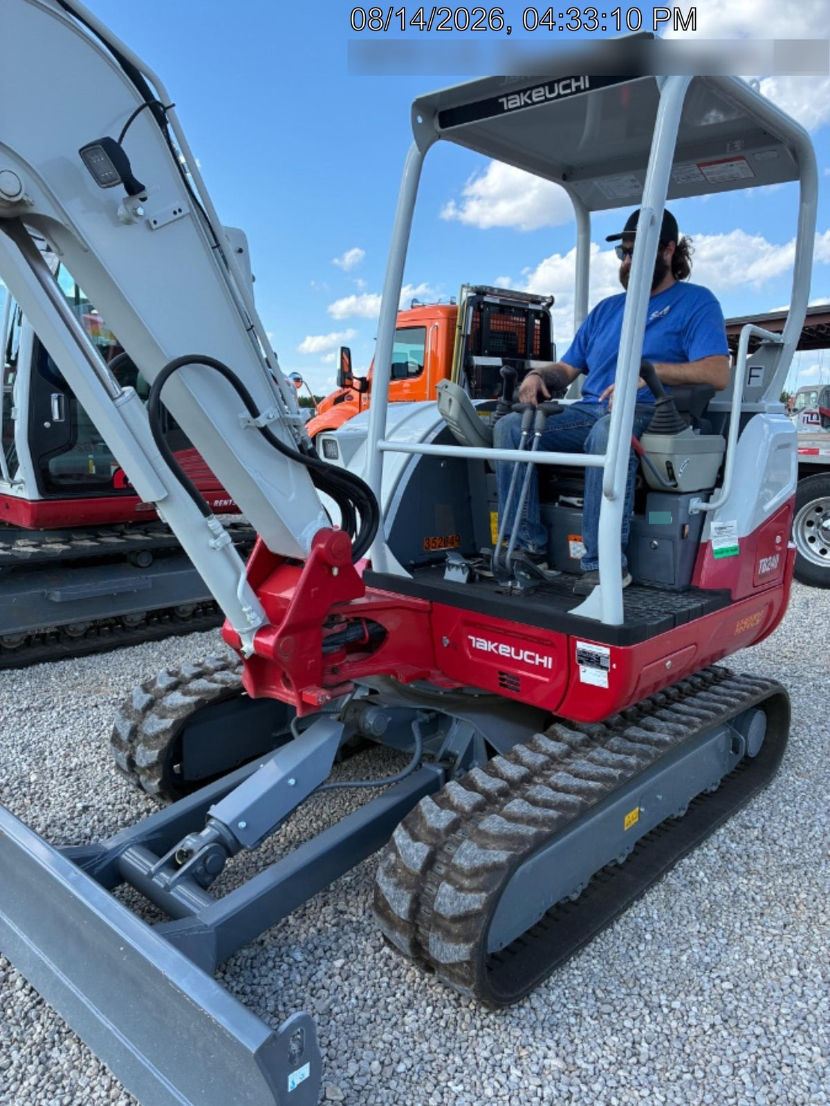 2023 TAKEUCHI TB240R