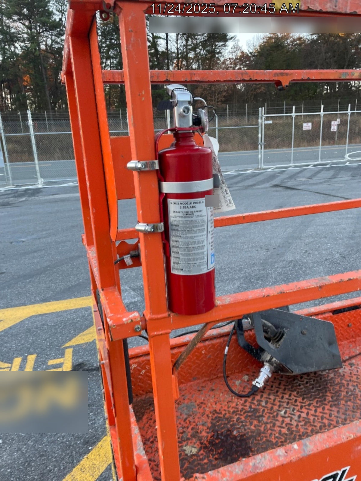 2021 JLG ES1330L