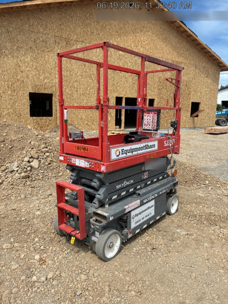 2020 Skyjack SJIII-3219 Solid NM Tires, Half height spring hinged entry gate, Dual Beacons, 800W Inverter