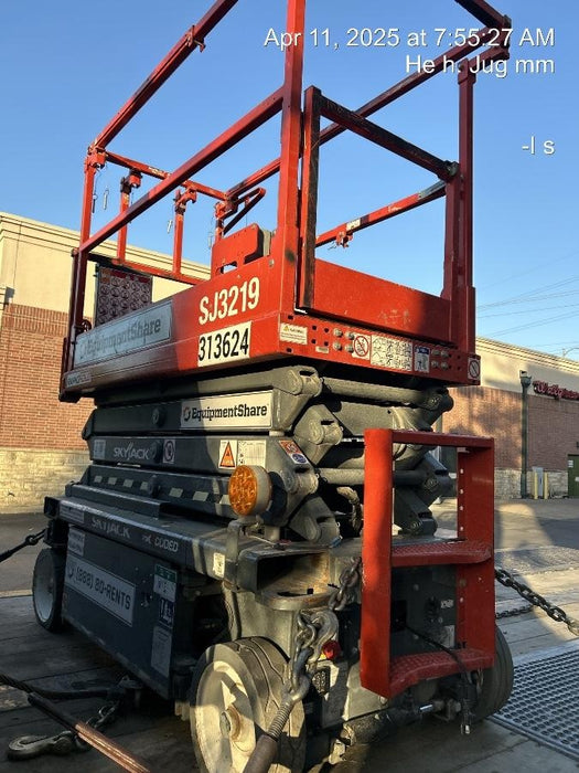 2019 MEC 1330SE MEC 1330SE w/ES Track Hardware, Full Extended 2 Year Warranty