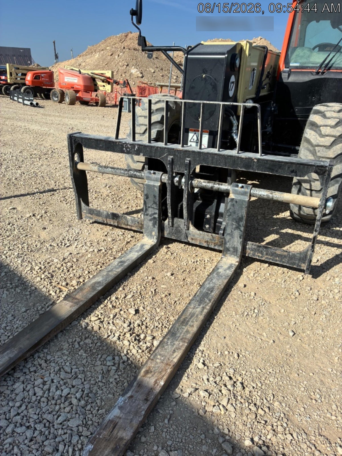 2025 JLG 1732