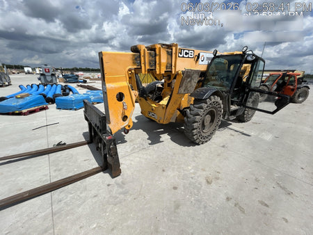2020 JCB 510-56 Cab/Heat/Air, 74 HP, Solid Tires, STD Worklight, Beacon, Aux Hydraulics, Lifting Eye, Back up Alarm w/66" Carriage/60" Forks