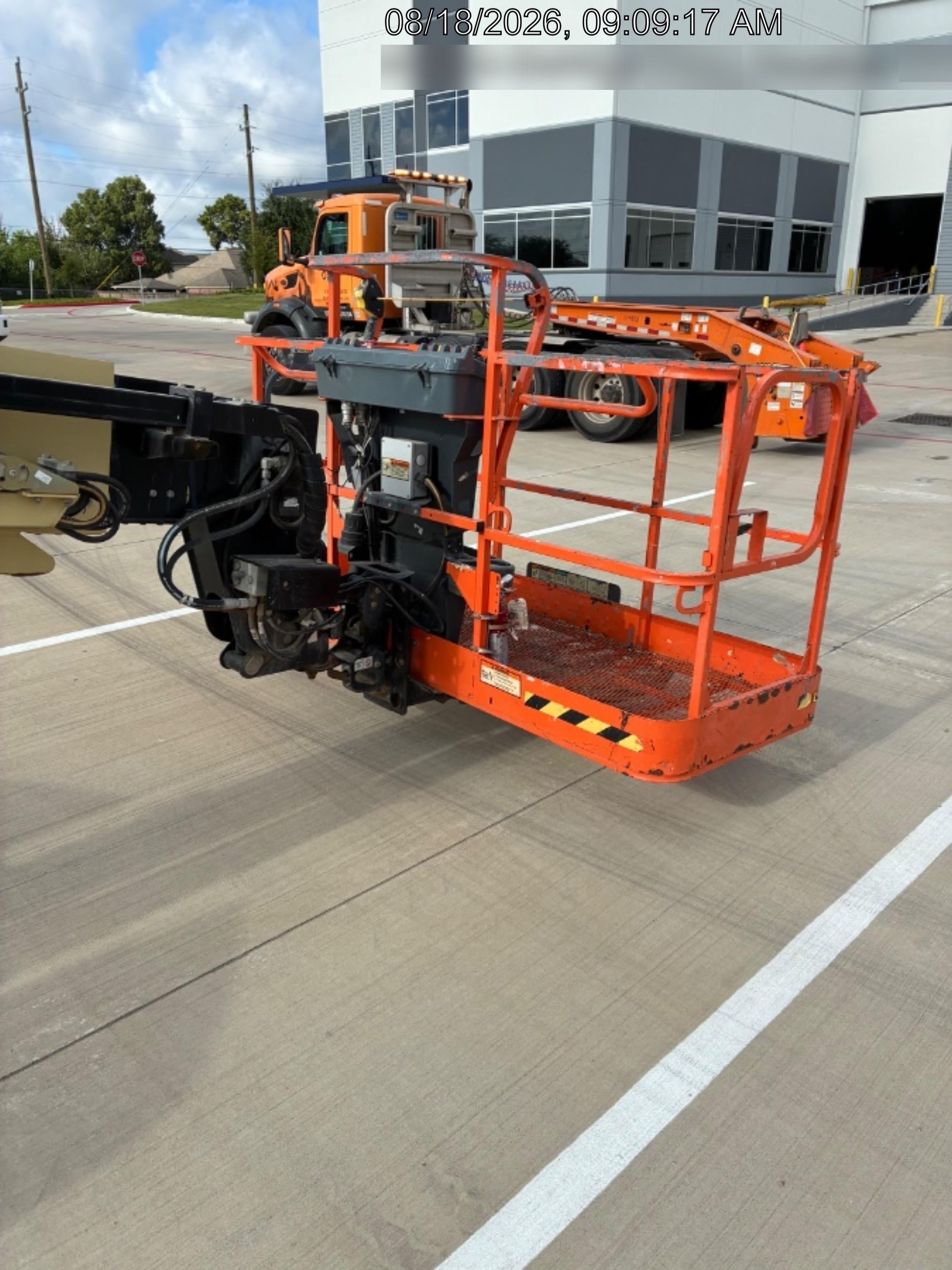 2023 JLG 600S