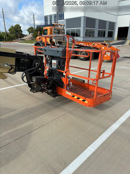 2023 JLG 600S