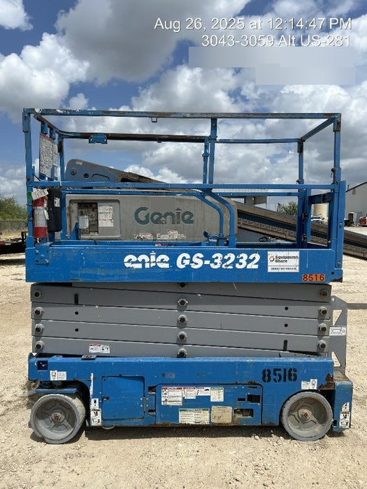 2018 Genie GS-3232 Genie GS3232 Lift w/Folding Rails and Swing Gate