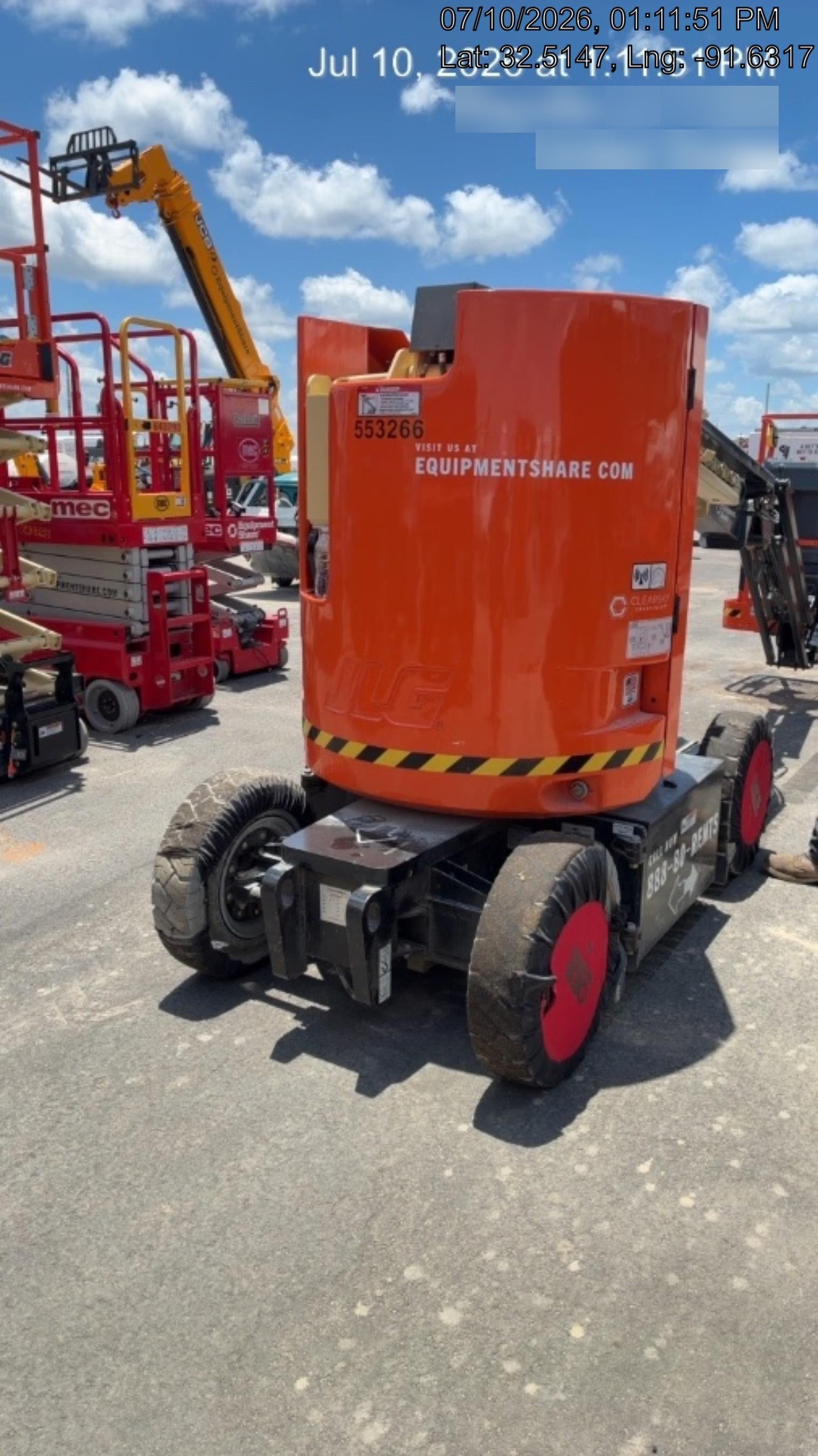 2025 JLG E300AJP