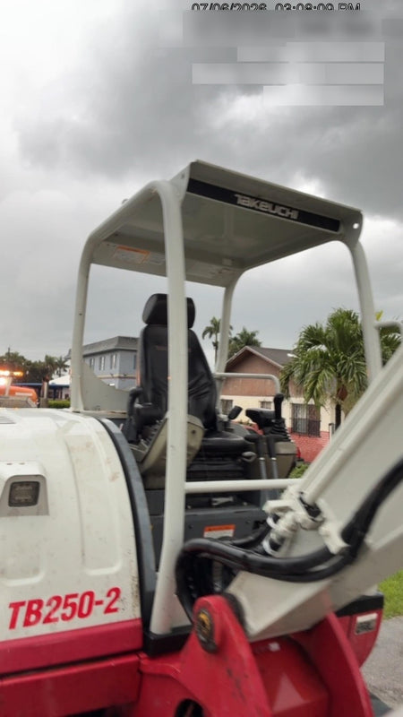 2023 TAKEUCHI TB250-2R