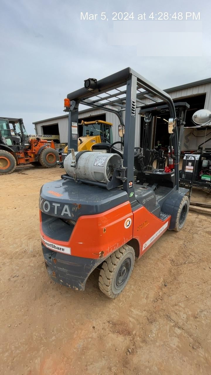 2022 TOYOTA 50-8FGU25