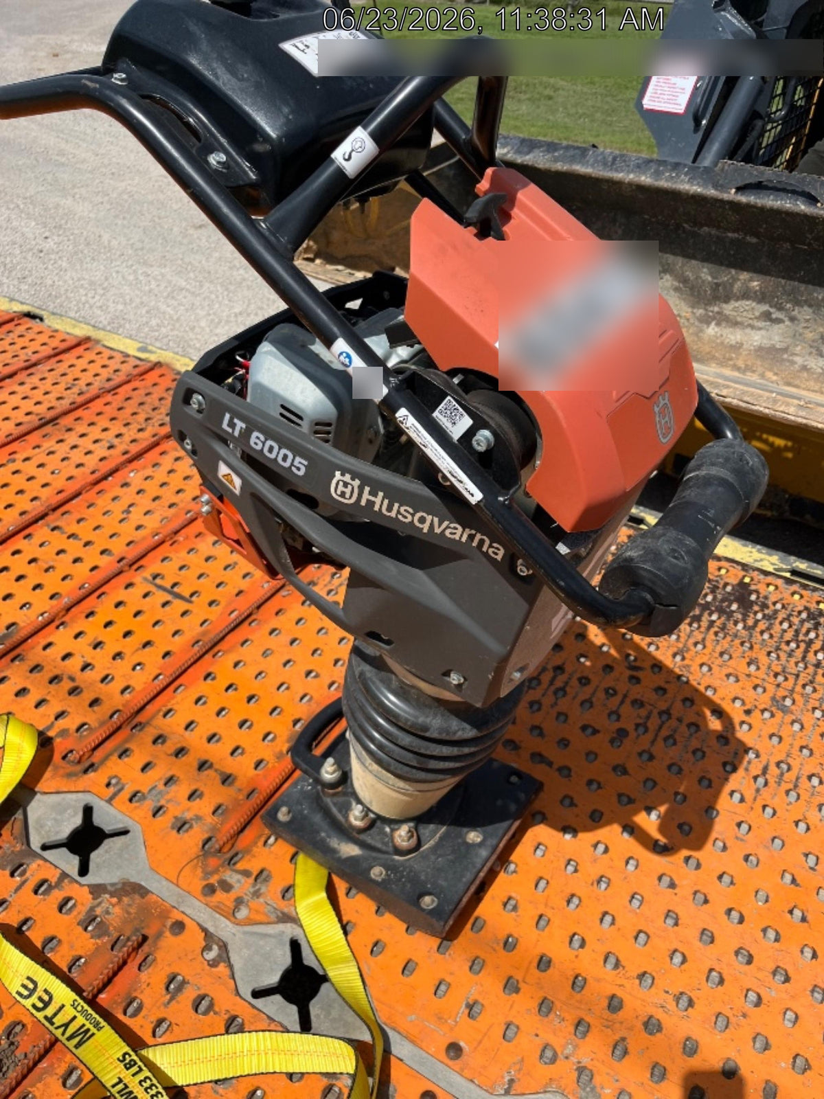 2025 HUSQVARNA LT6005