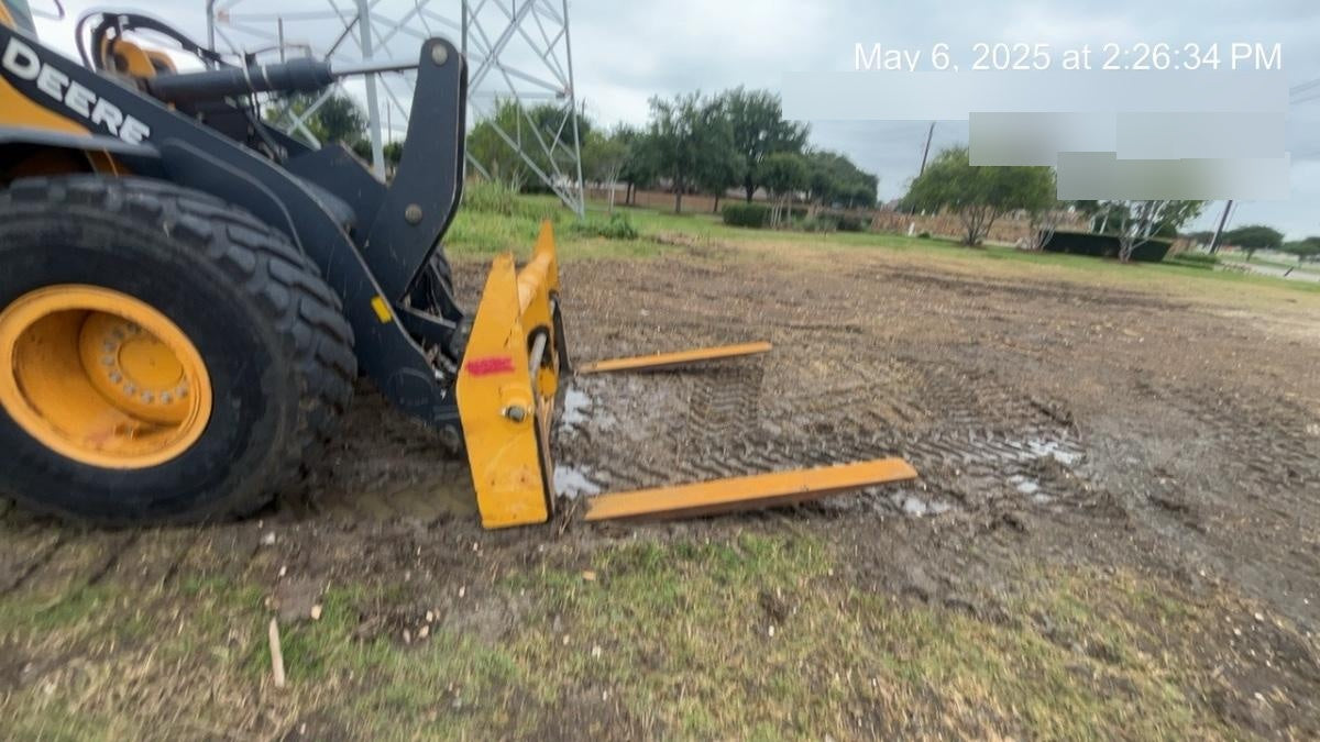 2020 JOHN DEERE 96" Loader Fork Carriage - John Deere