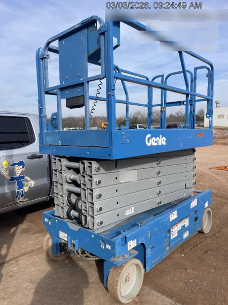 2019 Genie GS-4047 Folding rails with half height swing gate