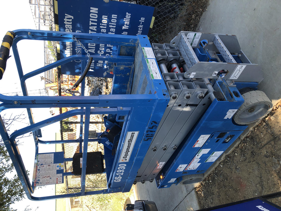 2019 Genie GS-1930 Fixed Rails with Chain Entry