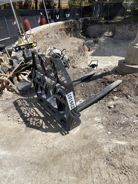 2022 PALADIN 48" Pallet Forks - Paladin