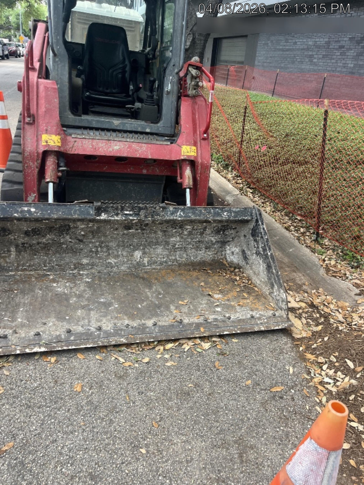2019 Takeuchi TL8 Cab/Heat/AC, Back-up Alarm, Hydraulic QC 76" HD Bucket with smooth bolt-on edge