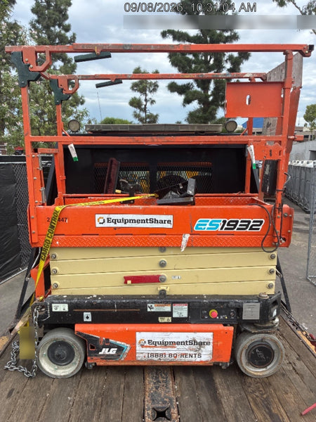 2022 JLG ES1932