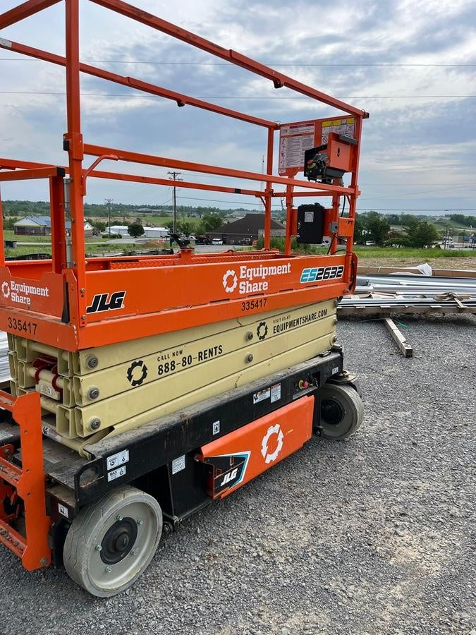 2023 JLG ES2632