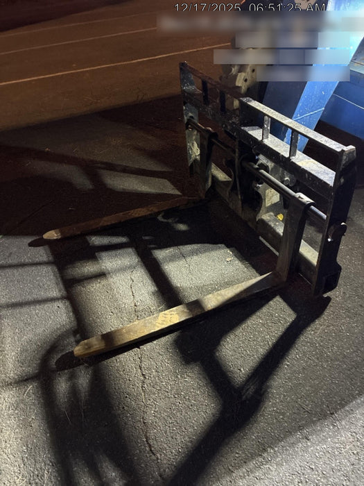 2020 Genie GTH-636 Cab/Heat/Air, Solid Tires, Work Lights, Beacon, Aux Hydraulics, Back up Alarm