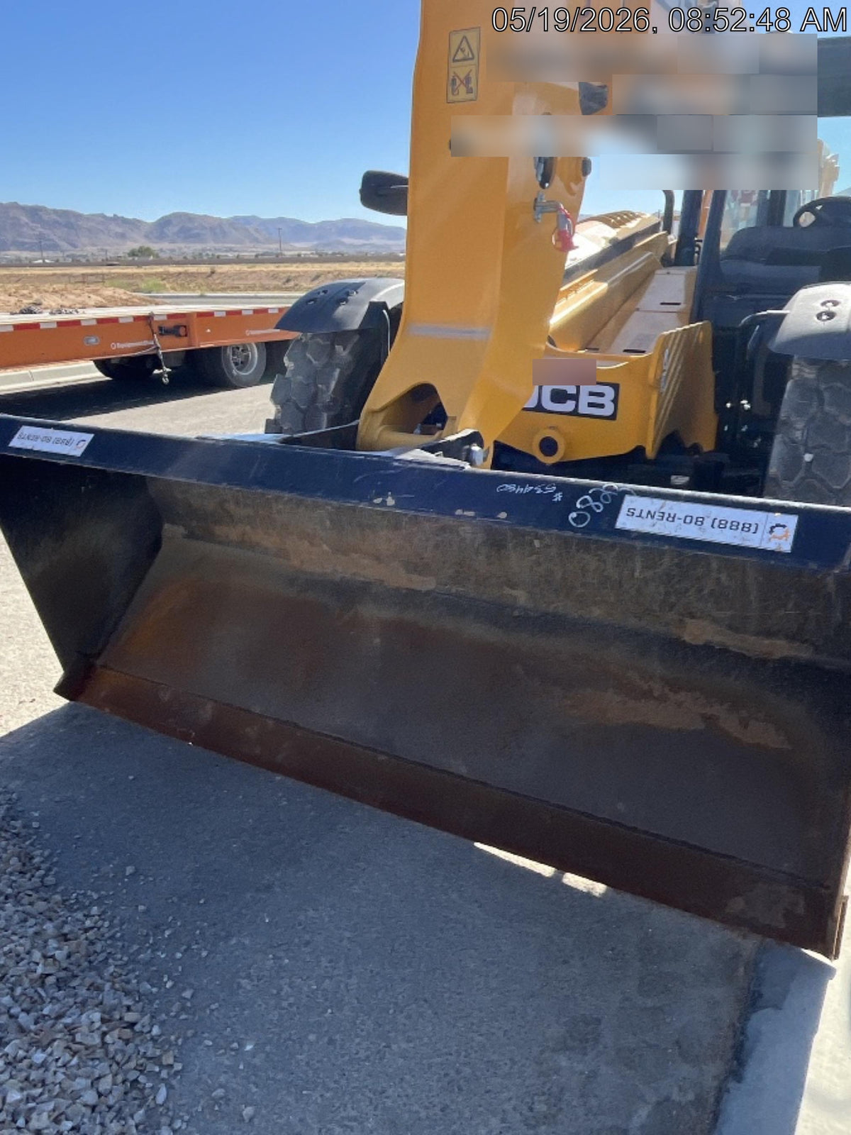 2025 JLG 1001100823