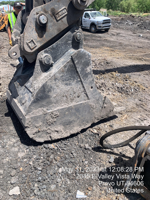 2020 DOOSAN 36" HD Bucket Doosan