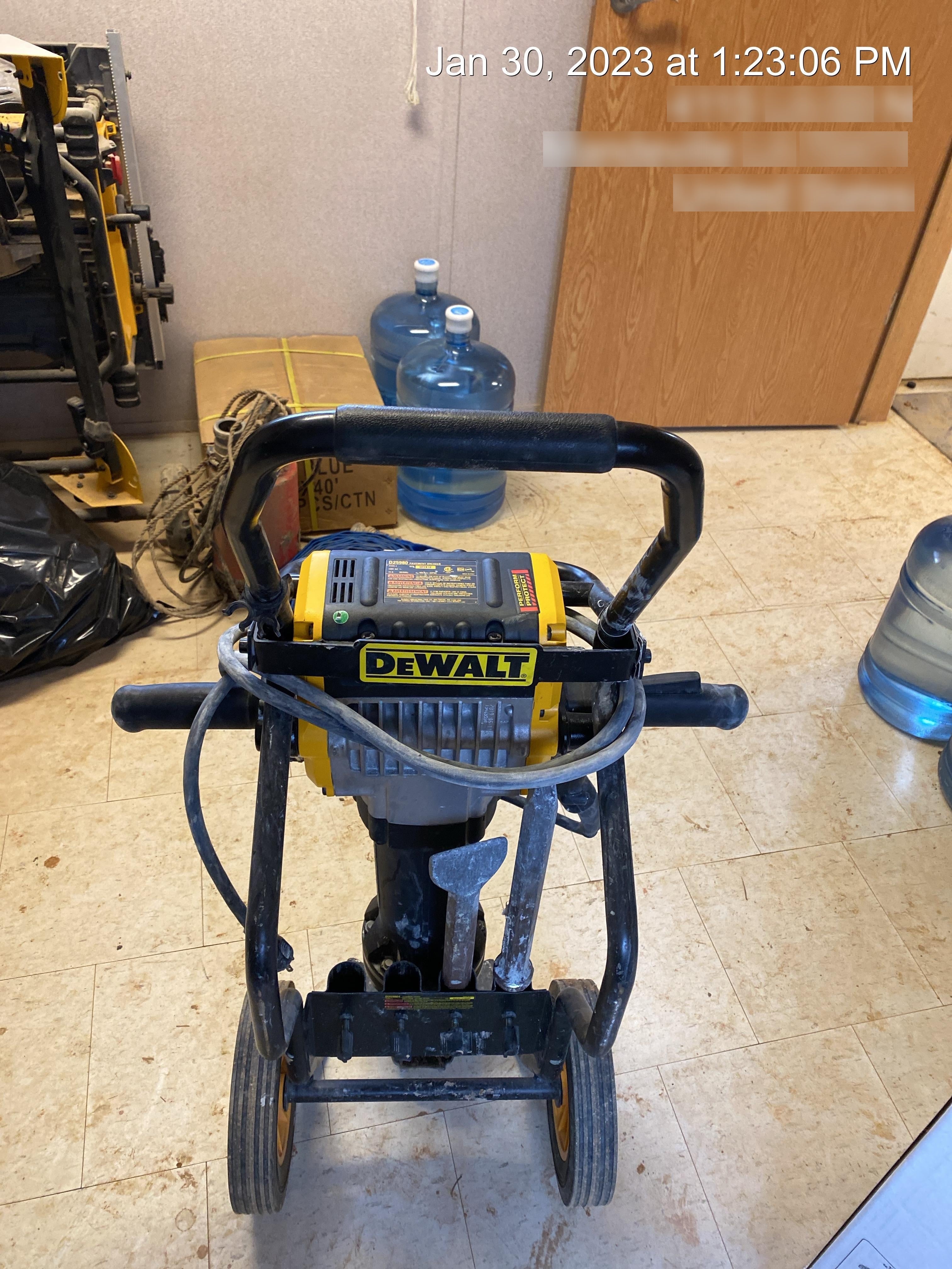 2020 DEWALT D25980K