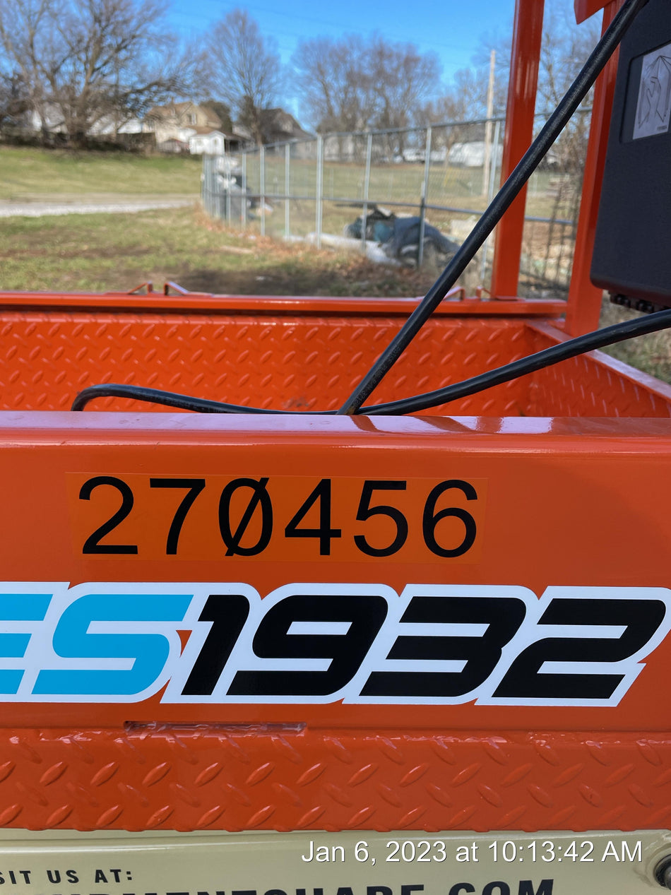 2022 JLG ES1932