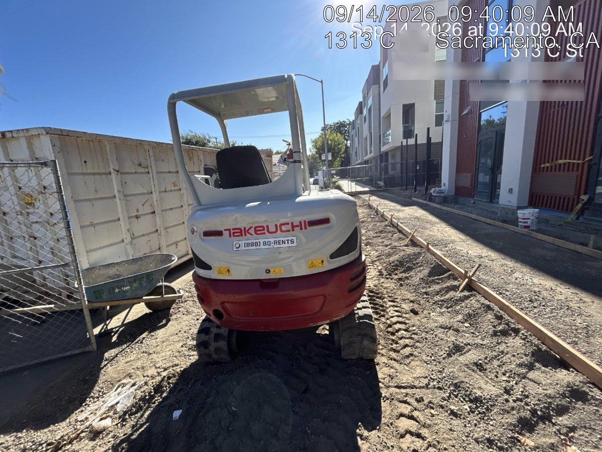 2021 TAKEUCHI TB235-2R
