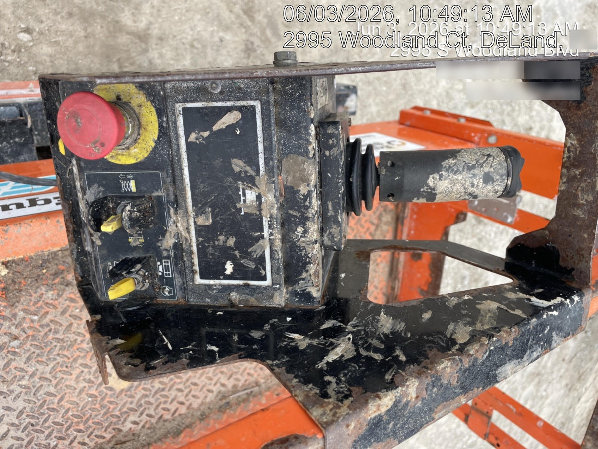 2022 JLG ES1330L