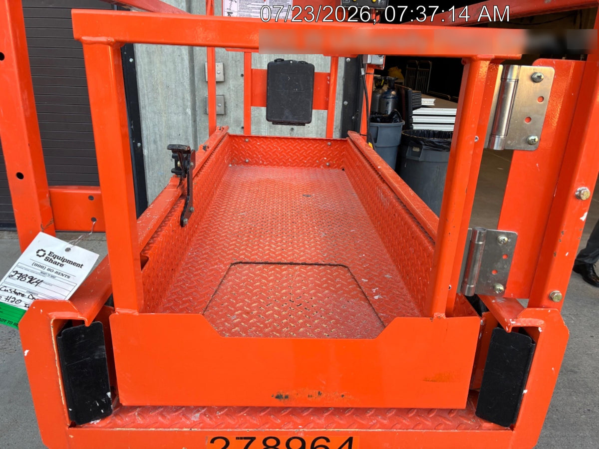2022 JLG ES1932