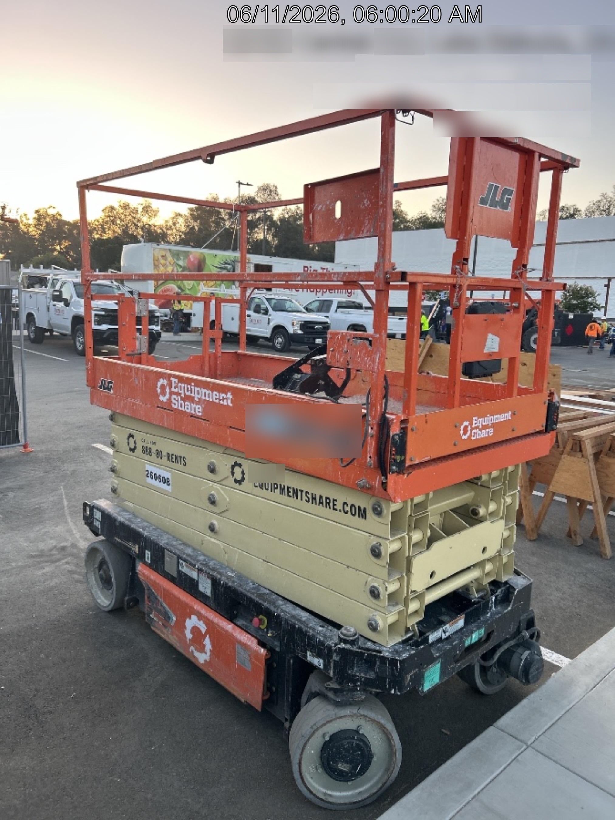 2022 JLG ES3246