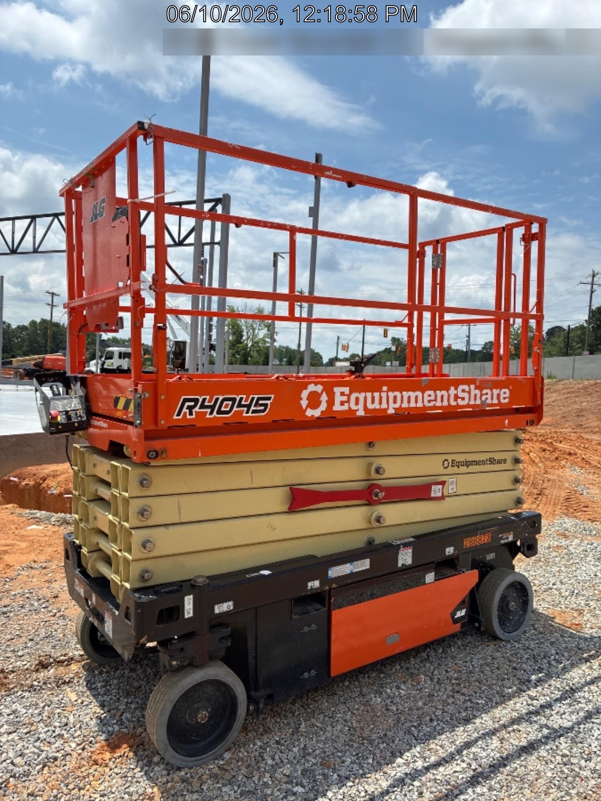 2022 JLG R4045