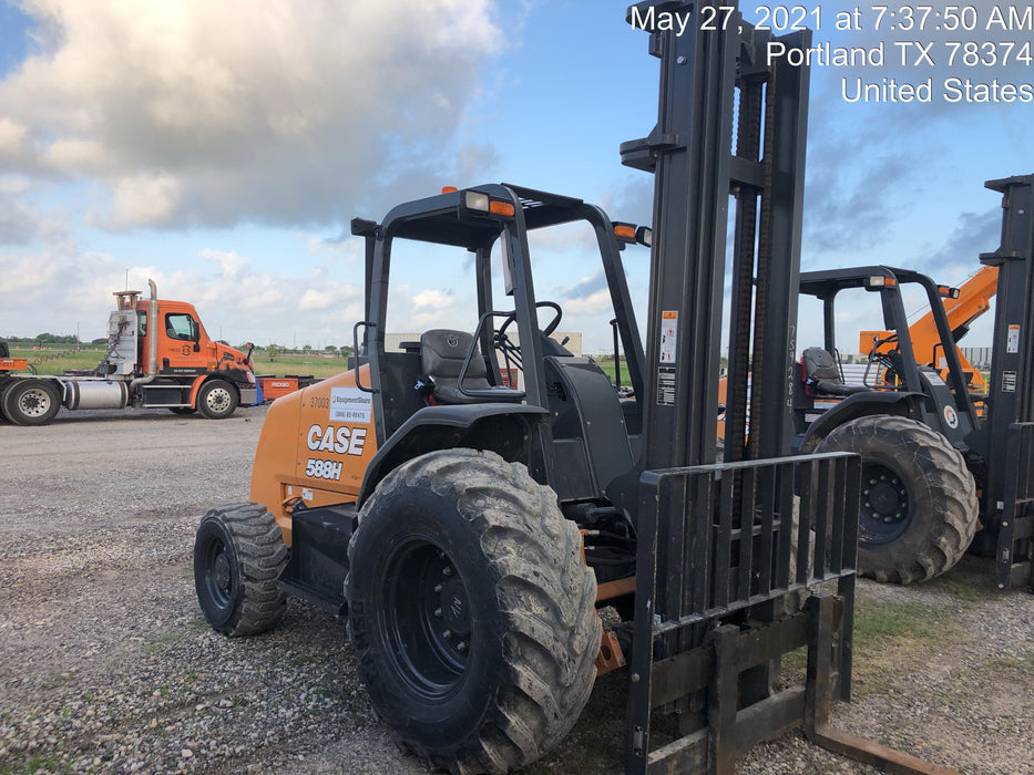 2019 CASE 588H