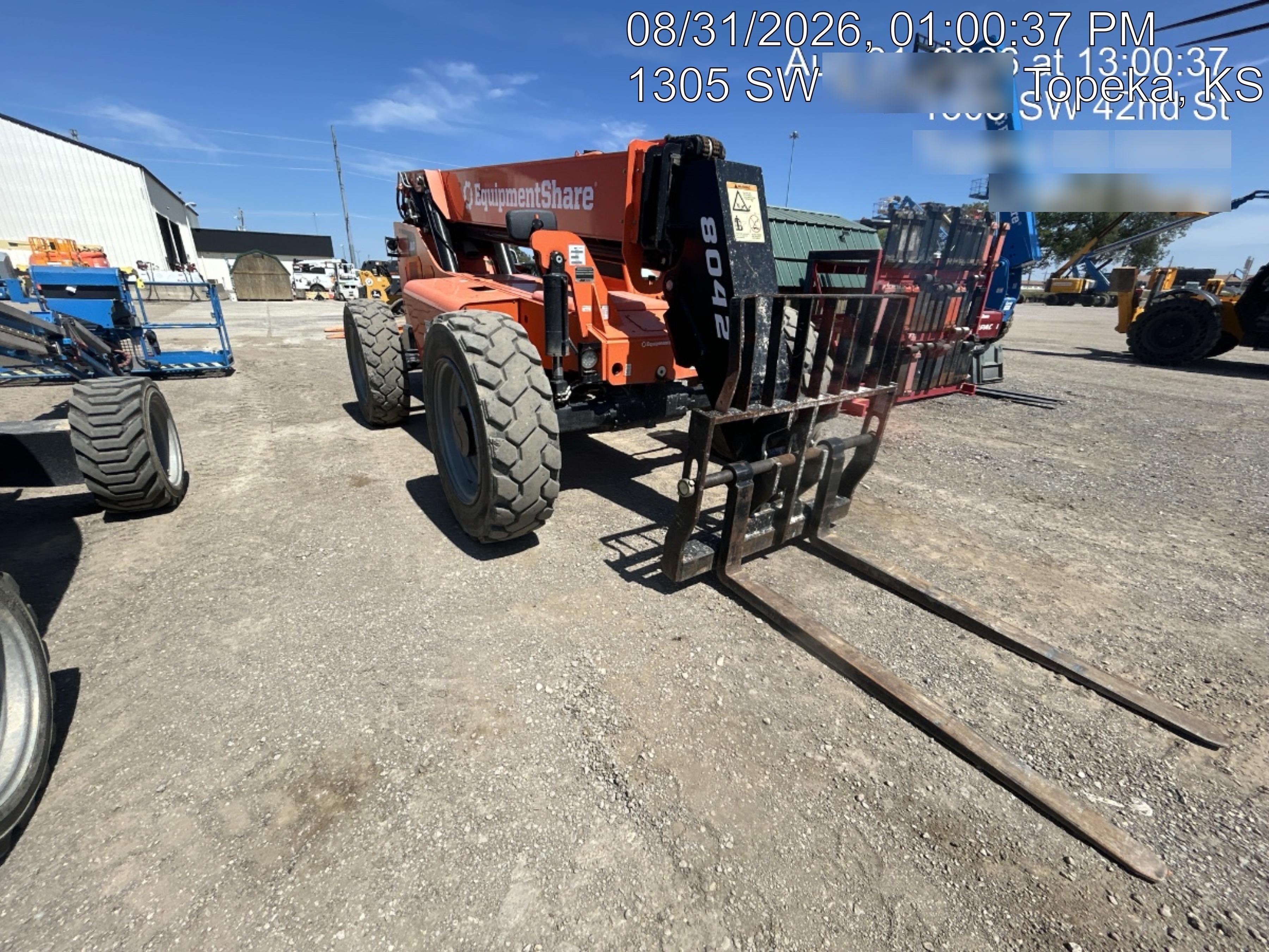 2022 SKYTRAK 8042