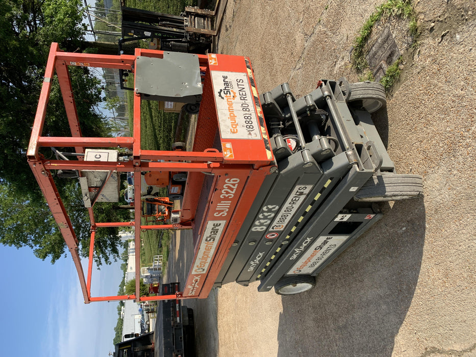 2018 Skyjack SJIII-3226 Skyjack SJIII3226 Scissor Lift w/Trojan Batteries