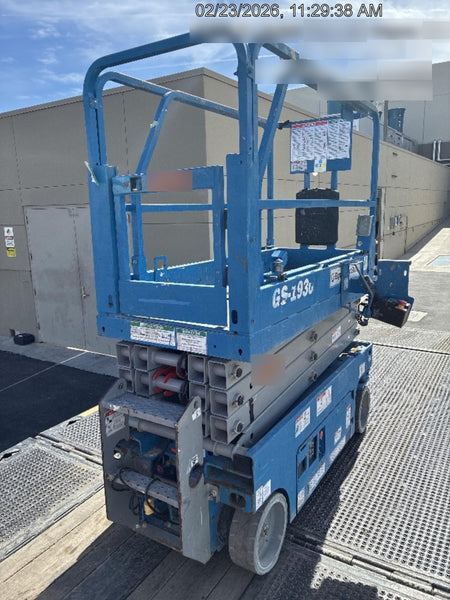 2019 Genie GS-1930 Half Height Swing Gate, 800W Inverter