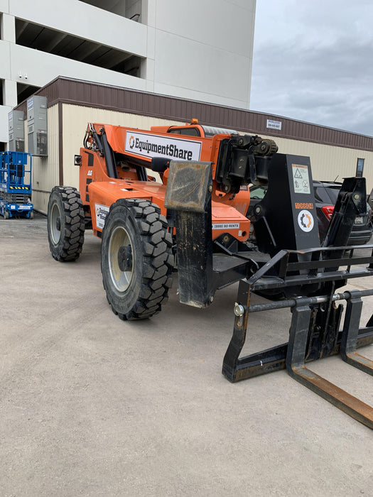 2020 Skytrak 10054 Cab/Heat/Air, Solid Tires, Work Lights, Beacon, Aux Hydraulics, Back up Alarm, Lifting Eye, ES Decals