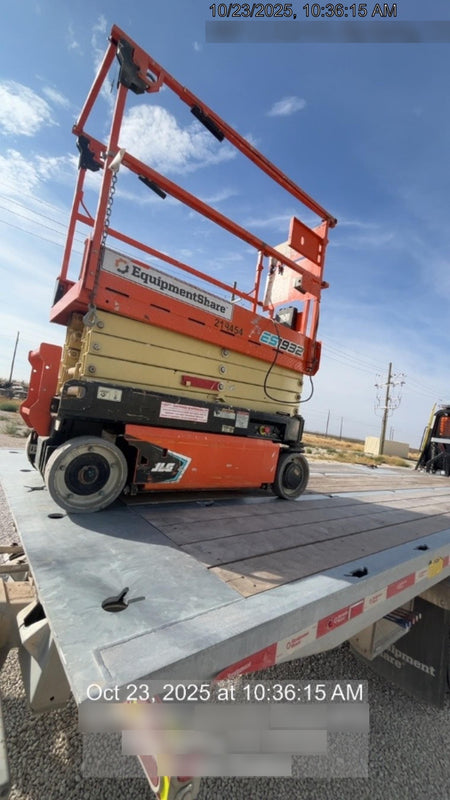 2022 JLG ES1932