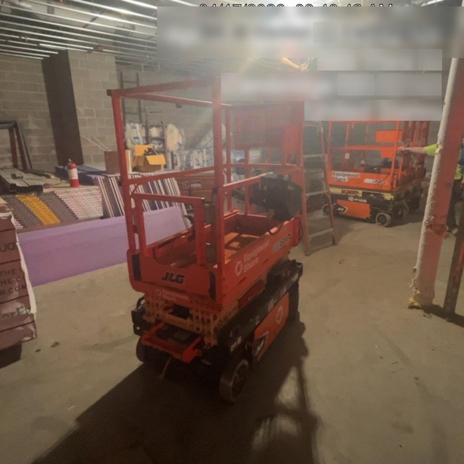 2022 JLG ES1330L
